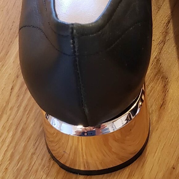 Aldo Black Full Leather Shoe with 1.5 inch Rose Gold Heels in size 9 - Picture 6 of 9